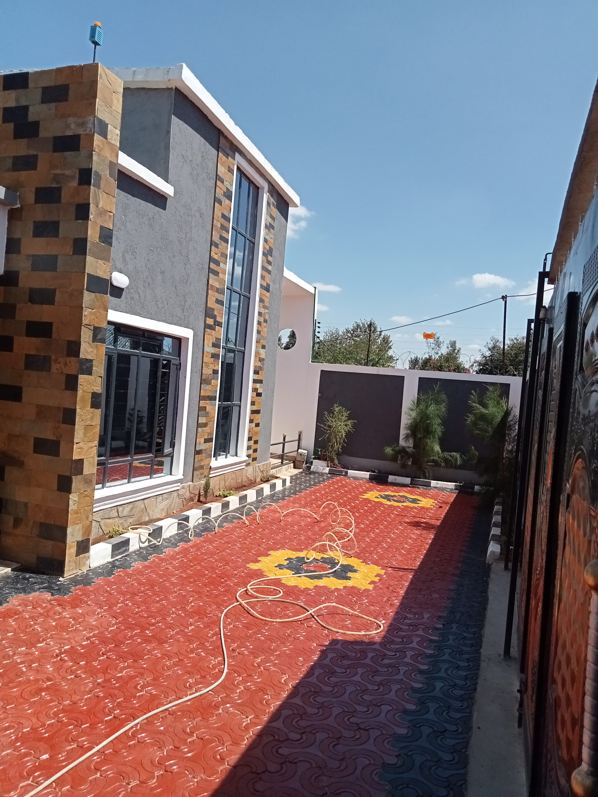 4br maisonette for sale in Kenyatta rd