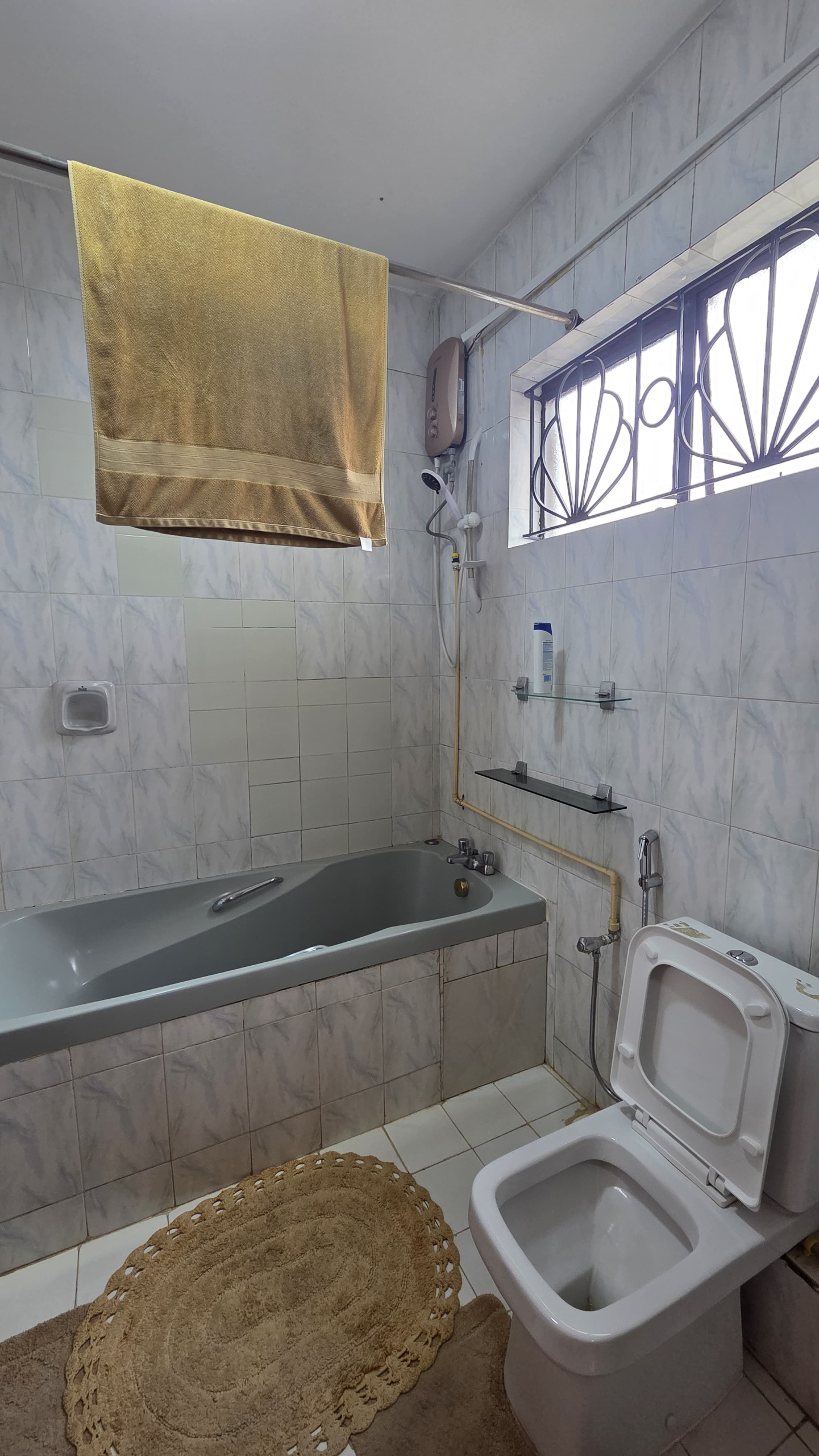 1001338003 Spacious 4-Bedroom Apartment for Sale in Parklands