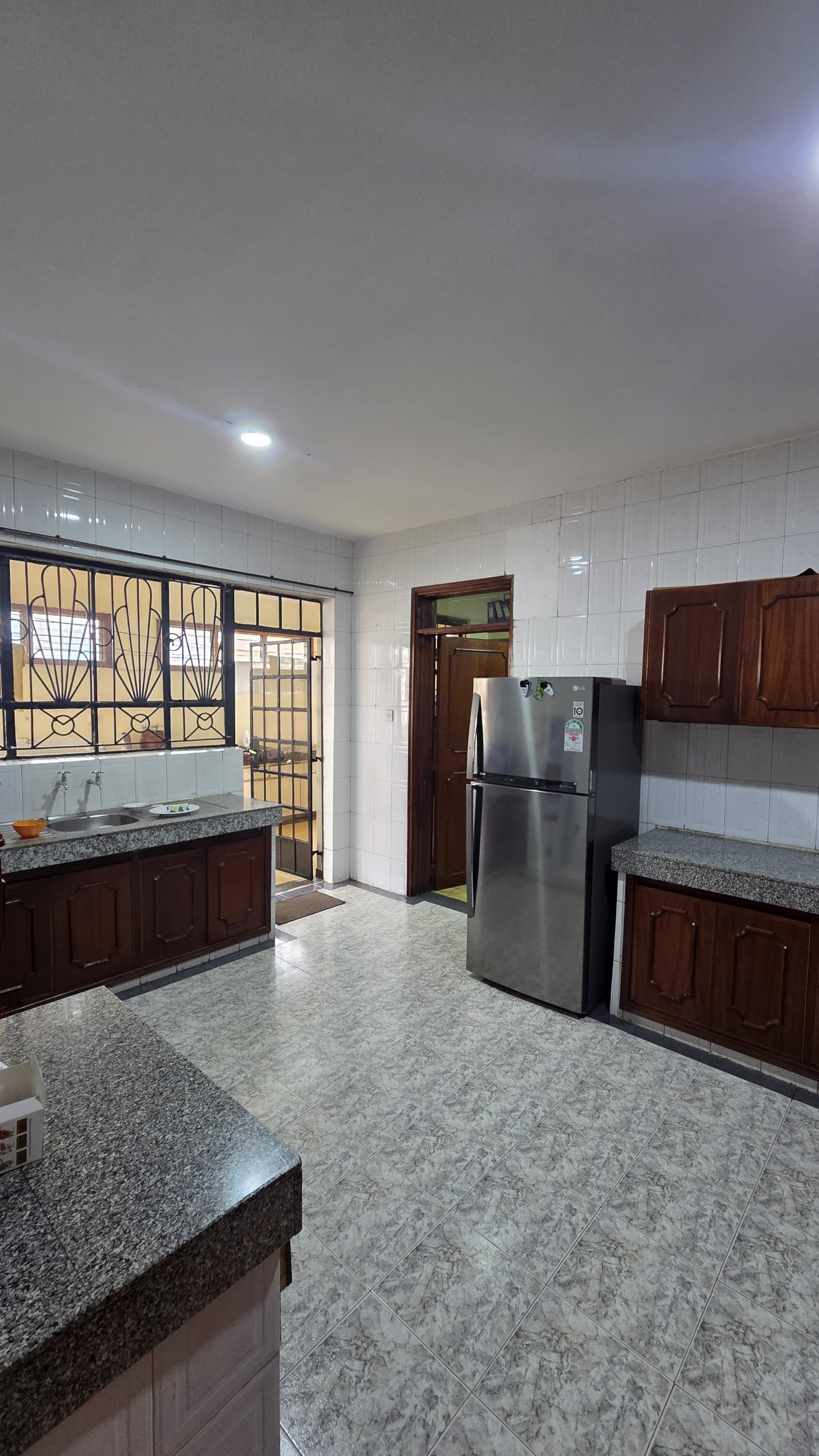1001338024 Spacious 4-Bedroom Apartment for Sale in Parklands
