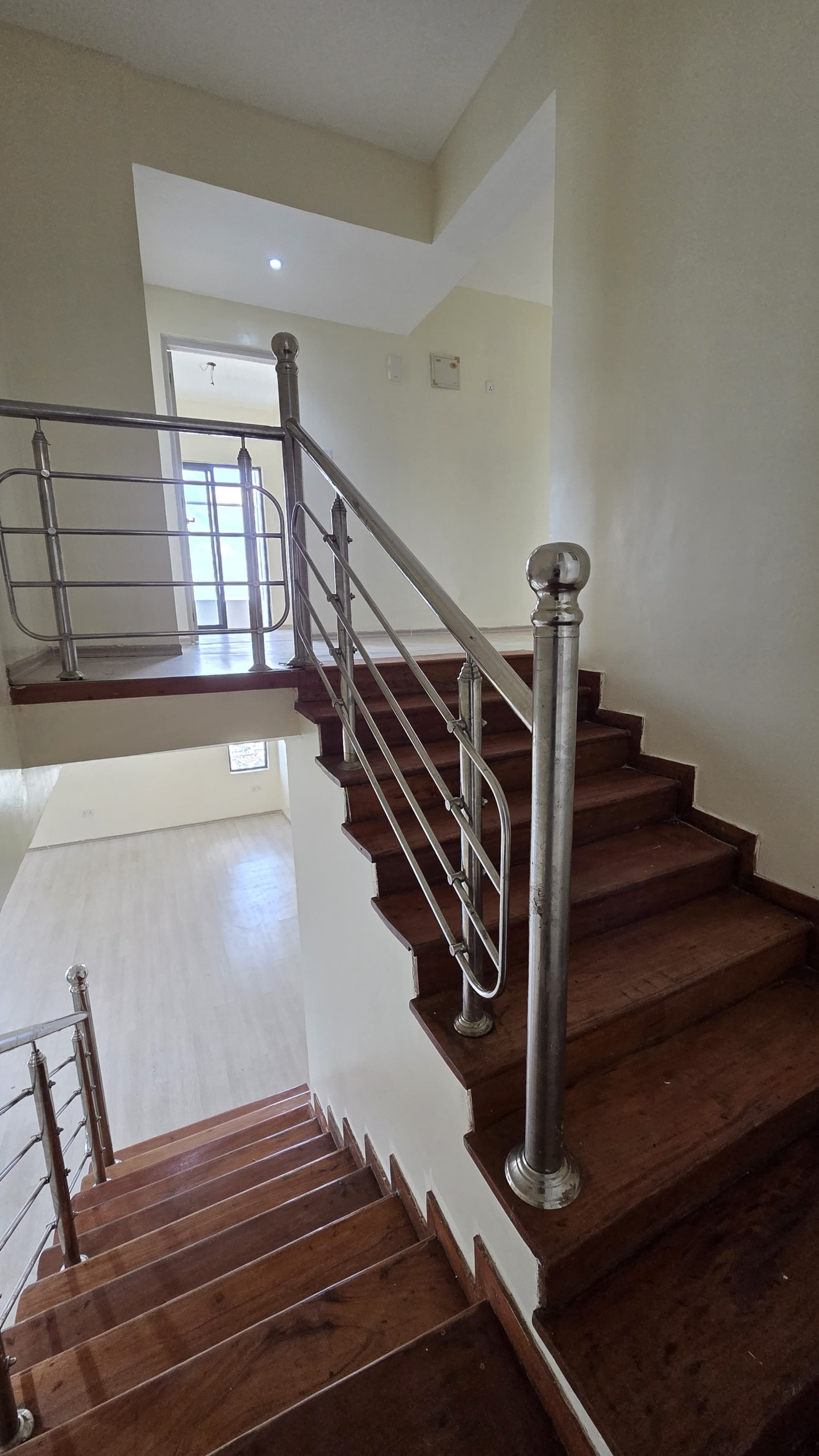 1001350869 Luxury 5 Bedroom Duplex Elevated Living With Panoramic Uninterrupted City Views